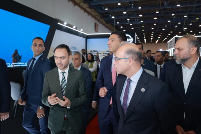 وزيرا الاستثمار والصناعة في جناح نيسان مصر بمعرض الأهرام للنقل 2026