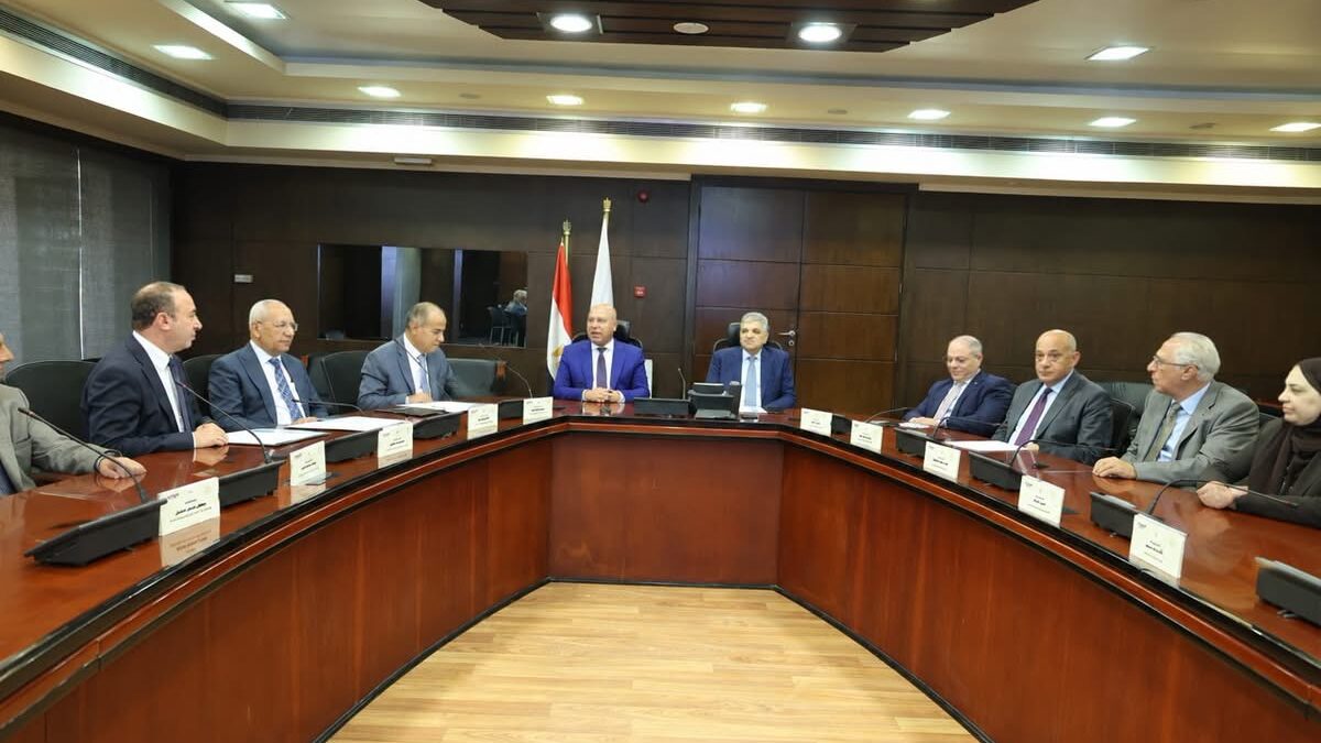 اجتماع الجمعية العامة الغير عادية لشركة موانئ مصر البحرية برئاسة وزير النقل