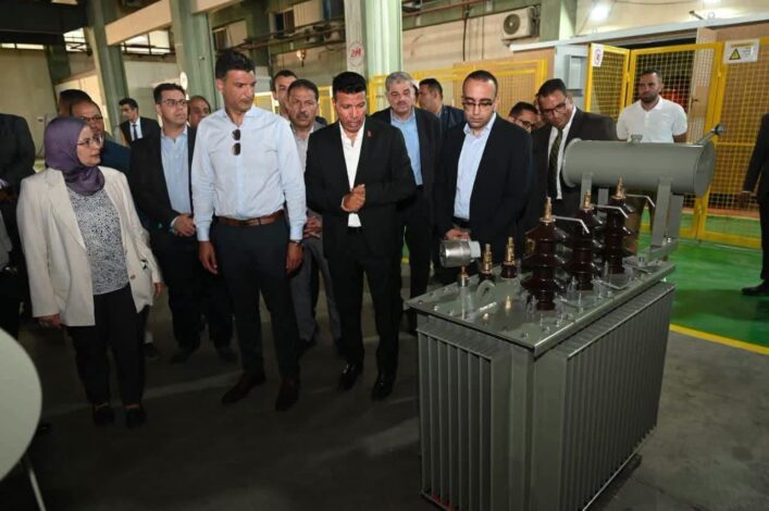 وزير الصناعة، المهندس خالد هاشم، خلال جولته بالمنطقة الصناعية الثانية بالإسماعيلية