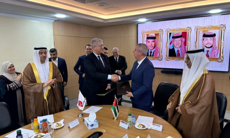 توقيع عقد تنفيذ مشروع توصيل الغاز الطبيعي إلى منطقة الموقر الصناعية بالأردن لصالح شركة بتروجت
