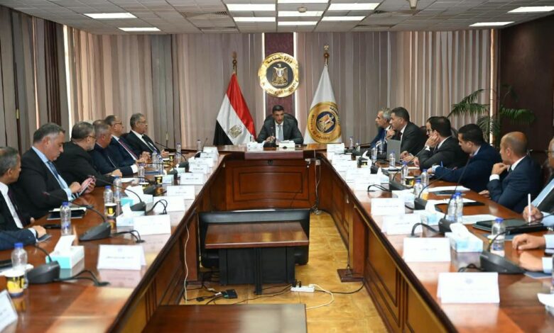 اجتماع وزير الصناعة مع ممثلي شعبة الصناعات المغذية للسيارات